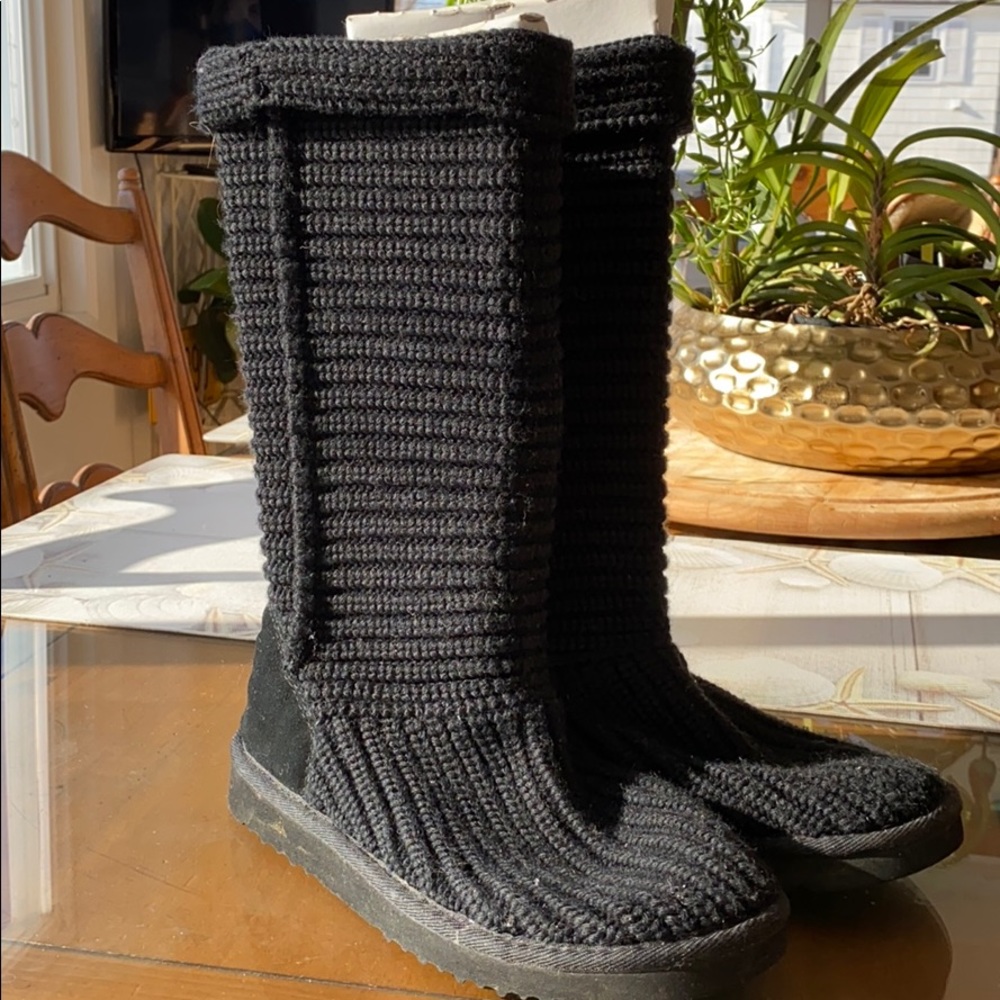Black knitted Ugg boots